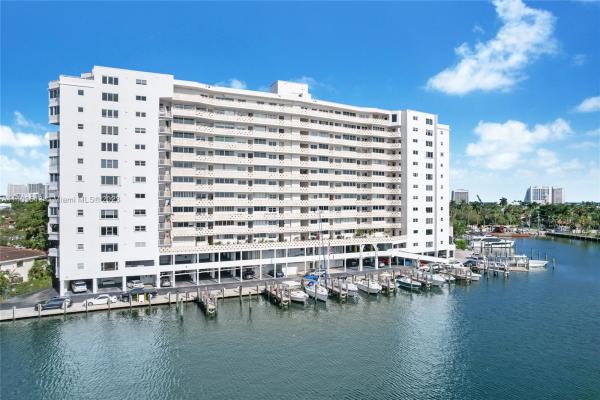 The Four Seasons, 333 Sunset Dr #A, Fort Lauderdale, Florida 33301, image 1