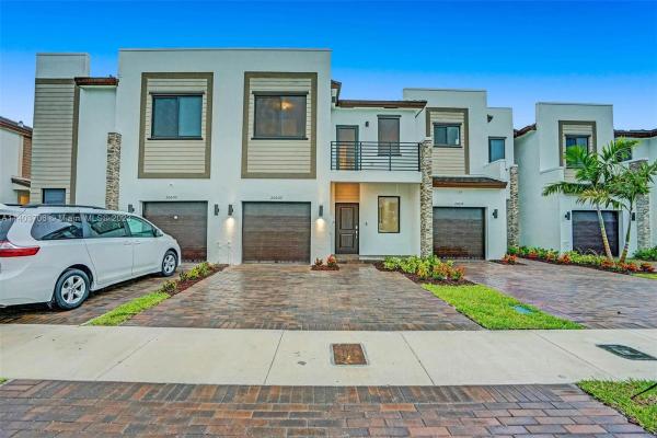 Paseos At Via Ventura, 20602 NE 5th Pl, Ives Estates, Florida 33179, image 1