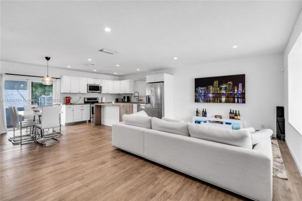 Driftwood Estates, 3021 N 74th Ave, Hollywood, Florida 33024, image 2