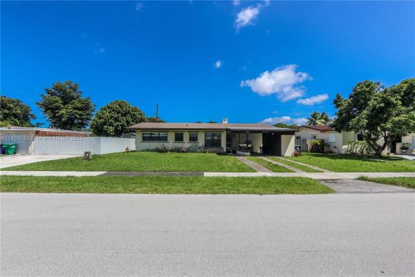 South Coral Homes, 9570 Jamaica Dr, Cutler Bay, Florida 33189, image 2