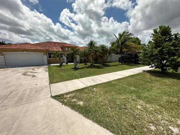 Picket Fences Country Estates, 25234 SW 122nd Pl, Princeton, Florida 33032, image 1