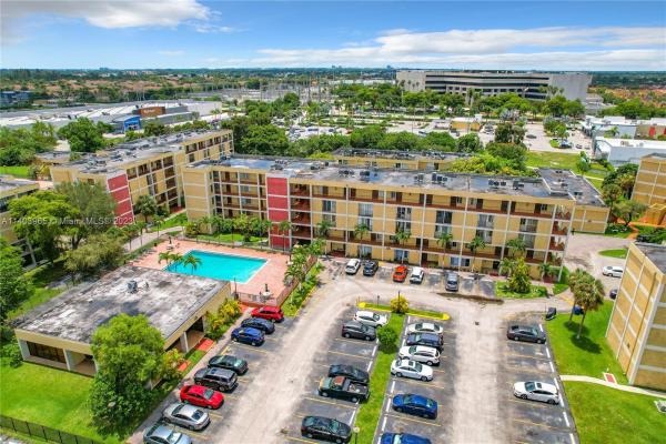 Parkview, 9240 Fontainebleau Blvd #303, Fountainebleau, Florida 33172, image 1