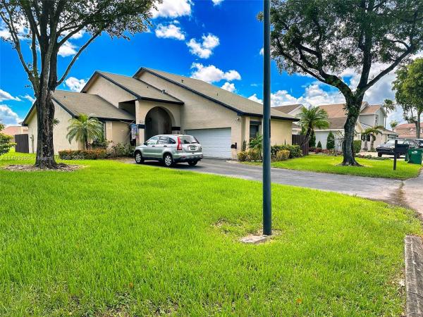 Patio Homes At Lakes Of The Meadow, 4238 SW 147th Ct, Kendall West, Florida 33185, image 1