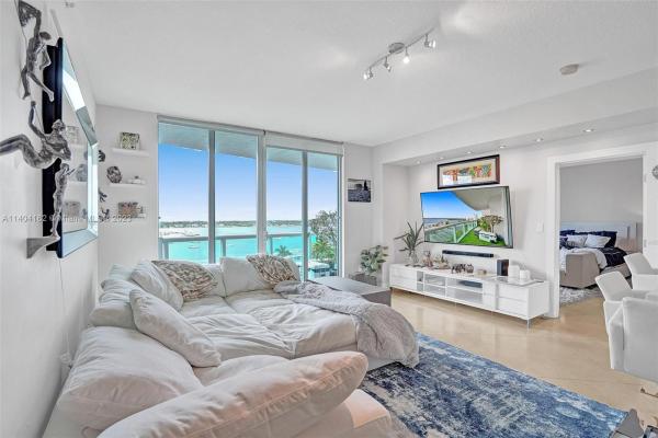 360, 7900 Harbor Island Dr #820, North Bay Village, Florida 33141, image 2