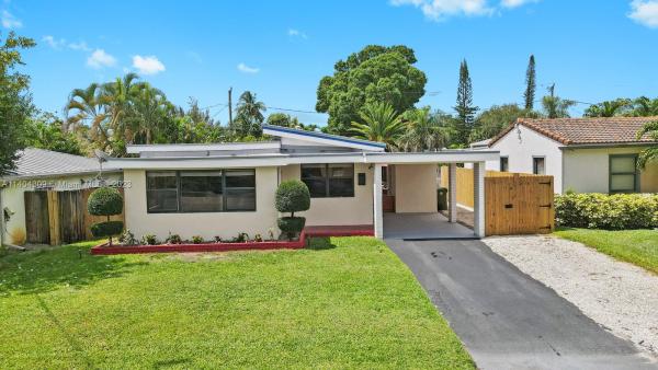 Petite, 30 NE 26th St, Wilton Manors, Florida 33305, image 1