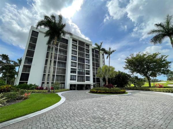Willow Wood Midrise At Boca Country Club, 6797 Willow Wood Dr #6065, Boca Raton, Florida 33434, image 2