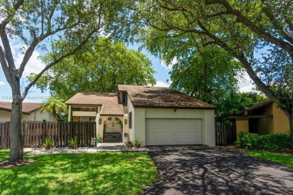 Patio Homes In The Crossings, 11715 SW 135th Pl, The Crossings, Florida 33186, image 1