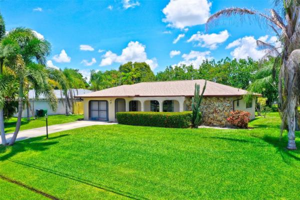 Riverview, 707 SE Chaloupe Ave, Port St. Lucie, Florida 34983, image 2