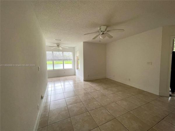 Coral Key, 3330 N Pinewalk Dr N #1618, Margate, Florida 33063, image 1