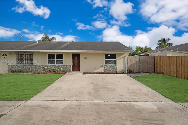 Villas Of Palm Beach, 4878 Pimlico Ct, West Palm Beach, Florida 33415, image 1