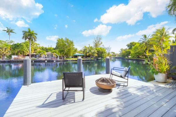 Middle River Estates, 1461 NE 28th Pl, Wilton Manors, Florida 33334, image 1