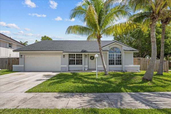 Laguna Pointe, 9761 SW 220th St, Cutler Bay, Florida 33190, image 1