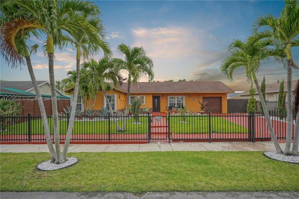 Meadow Wood Manor, 26502 SW 125th Ct, Kendale Lakes, Florida 33032, image 1