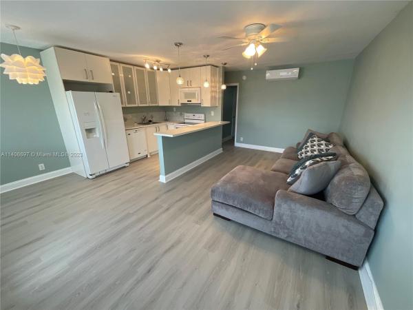 Sutton Place, 2716 NE 30th Pl #207C, Fort Lauderdale, Florida 33306, image 1