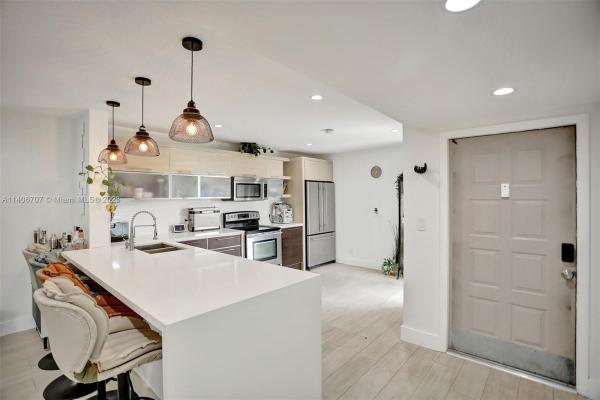 Lago Mar Colony, 12471 NW 3rd St #D1, Plantation, Florida 33325, image 1