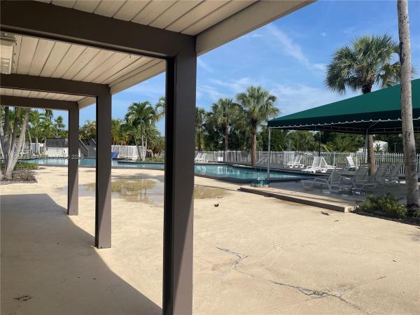 Snapper Creek Townhouses, 7132 SW 110th Ave 0, Kendall, Florida 33173, image 2