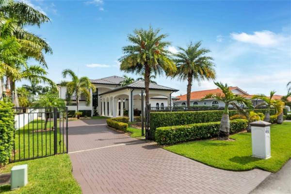 North Links Country Club Estates, 7435 N Augusta Dr, Country Club, Florida 33015, image 1