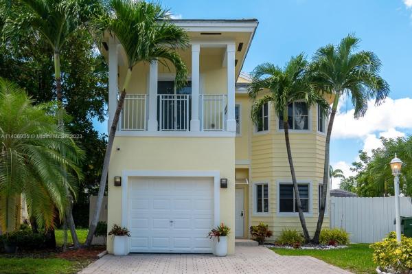 Emilios Place At Oasis, 3568 NE 3rd Dr, Homestead, Florida 33033, image 1