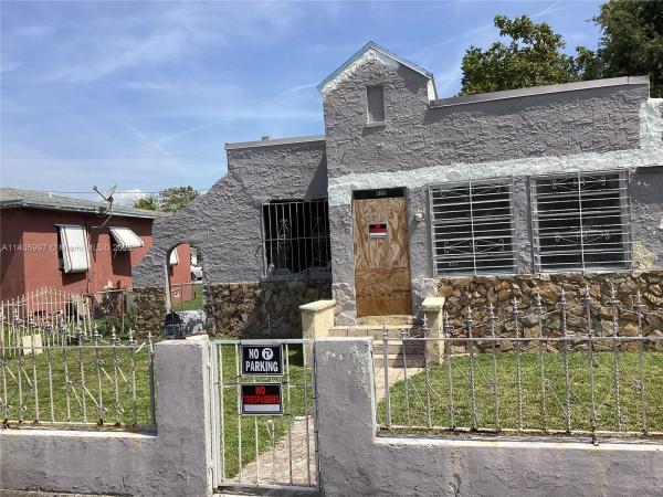 Stephens Manor, 859 NW 77th St, Gladeview, Florida 33150, image 1
