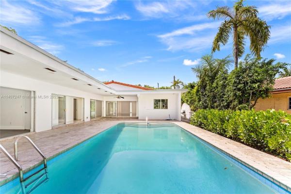 Sunset Lake, 2950 Alton Rd, Miami Beach, Florida 33140, image 1