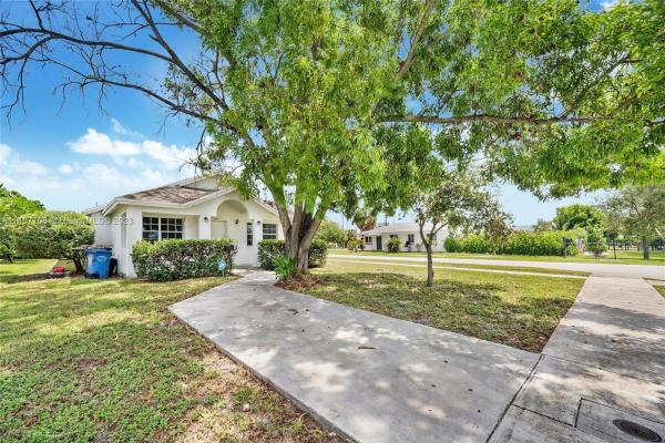 299 NE 35th St, Oakland Park, Florida 33334, image 1
