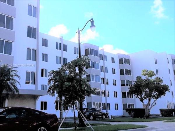 Caribbean Breeze, Sunny Isles Beach, Florida 33160, image 1