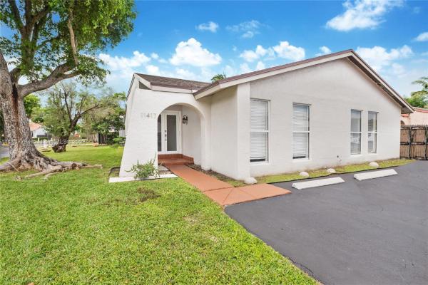 Hacienda Estates, 11417 SW 35th Ln, University Park, Florida 33165, image 1
