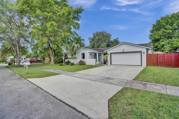 Caravel At Calusa, 10422 SW 138th Pl, The Hammocks, Florida 33186, image 1