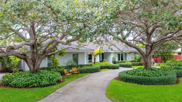 Kings Bay Pines, 14625 SW 75th Ave, Palmetto Bay, Florida 33158, image 1
