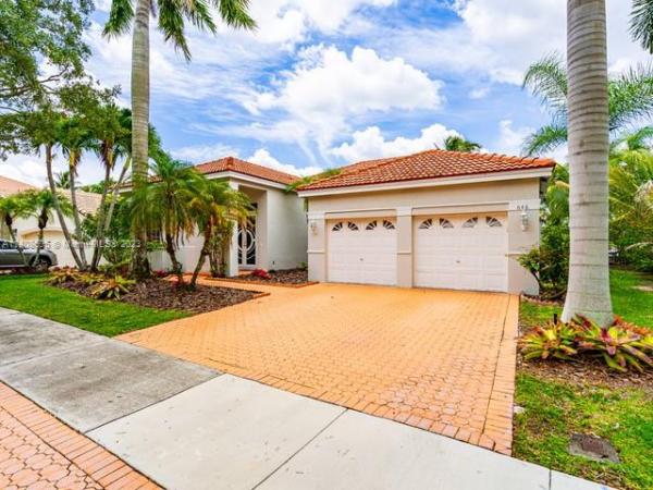 Heritage Lake, 646 Heritage Dr, Weston, Florida 33326, image 1