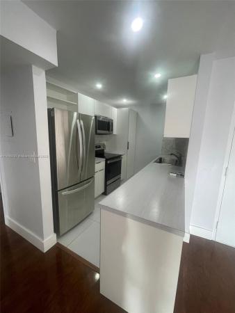 Kendall Acres, 10387 N Kendall Dr #R6, Kendall, Florida 33176, image 2