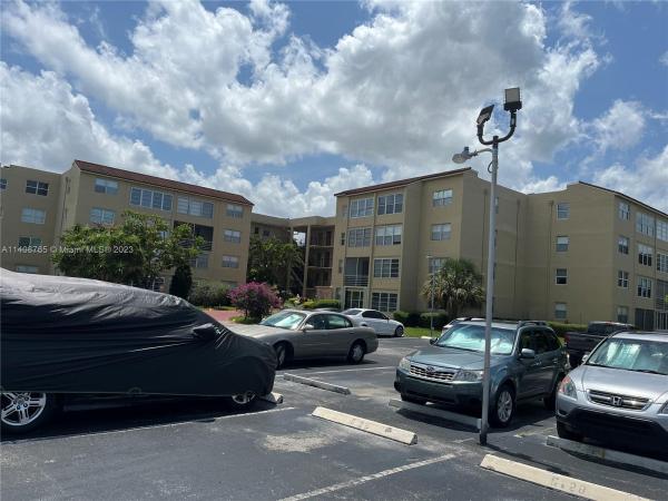Somerset, 2801 Somerset Dr #100, Lauderdale Lakes, Florida 33311, image 2
