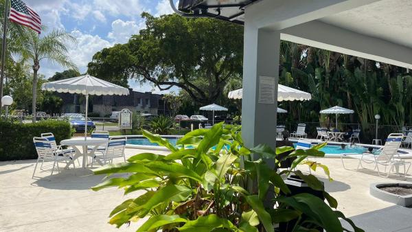 Oakland Shores, Oakland Park, Florida 33309, image 1