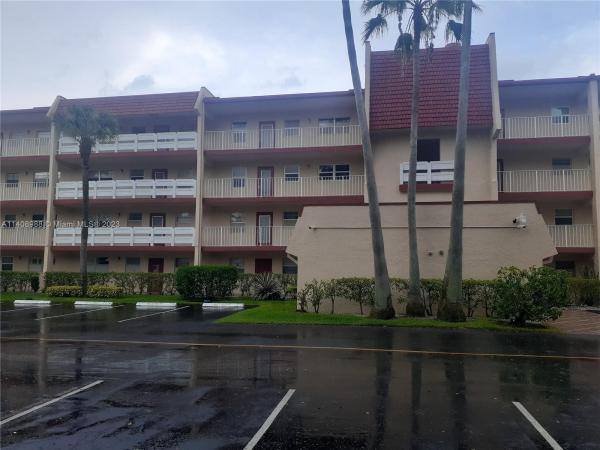 Oriole Golf & Tennis Club 2, 1050 Country Club Dr #204, Margate, Florida 33063, image 1