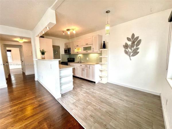 The Francis, 1001 7th St #104, Miami Beach, Florida 33139, image 1