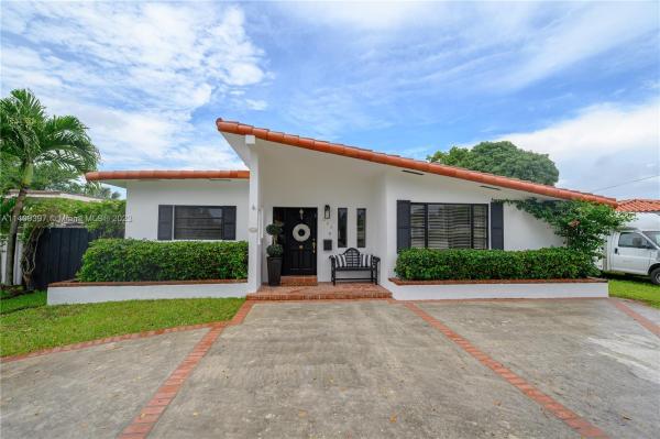 Hialeah Golf Course, 264 Iroquois St, Miami Springs, Florida 33166, image 1