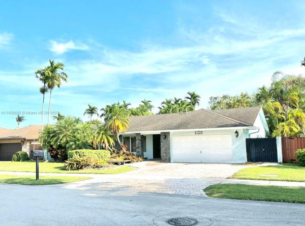 Glen Cove West, 11728 SW 97th St, Kendall, Florida 33186, image 1