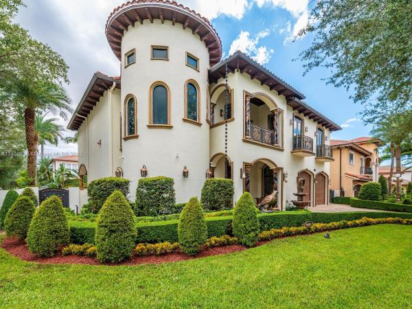 Royal Oaks, 8420 NW 169th Ter, Miami Lakes, Florida 33016, image 2