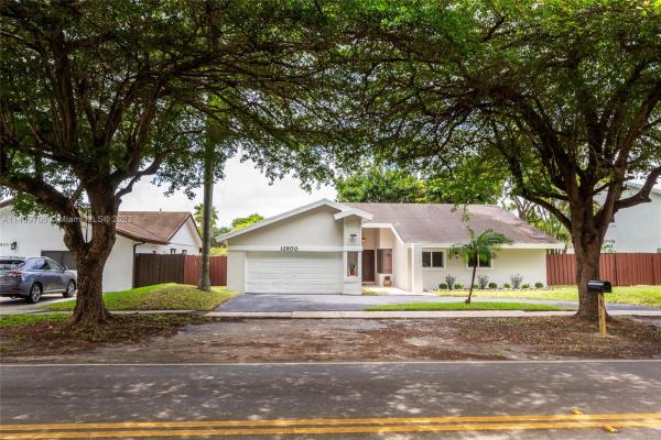 Lindgren East, 12900 SW 112th St, The Crossings, Florida 33186, image 1