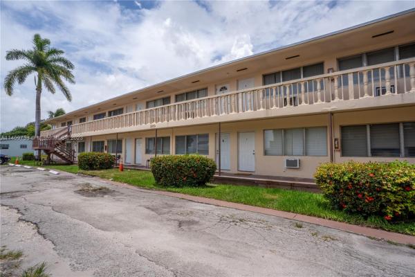 Parkside Manor, 280 SW 11th Ave #16, Hallandale Beach, Florida 33009, image 1