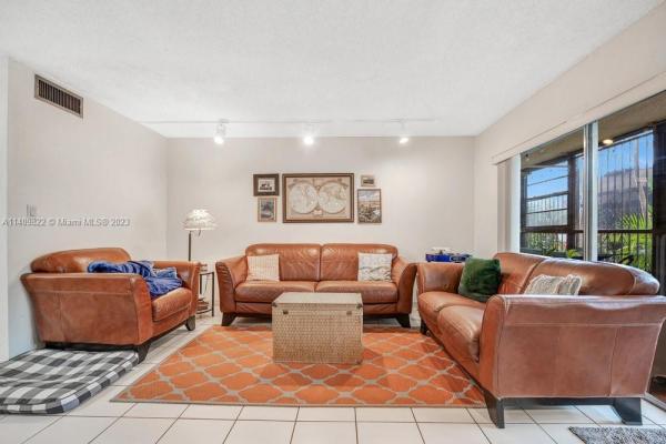 Park East, 120 NW 87th Ave #F105, Fountainebleau, Florida 33172, image 1