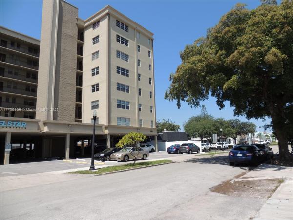 Telstar, 1811 Jefferson St #403, Hollywood, Florida 33020, image 1