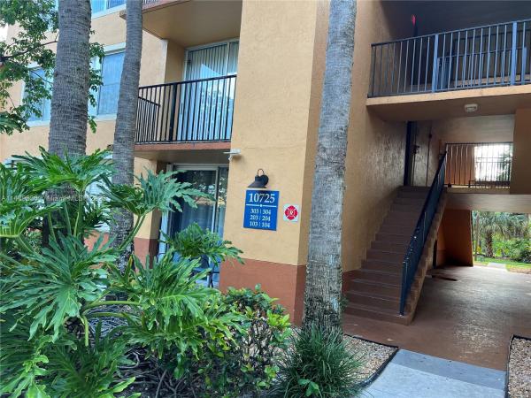 Lakes Of Jacaranda, 10725 Cleary Blvd #203, Plantation, Florida 33324, image 1