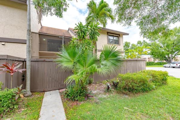 Bayberry Lakes, 2341 Bayberry Dr #2341, Pembroke Pines, Florida 33024, image 1