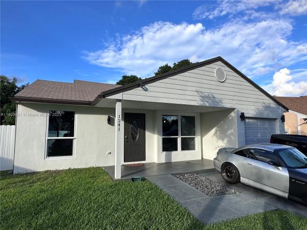 Cinnamon Place At Honeywoods, 1241 SW 86th Ave, Pembroke Pines, Florida 33025, image 1