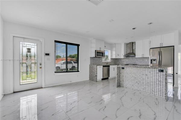 Carol City, 2951 NW 190th St, Miami Gardens, Florida 33056, image 2