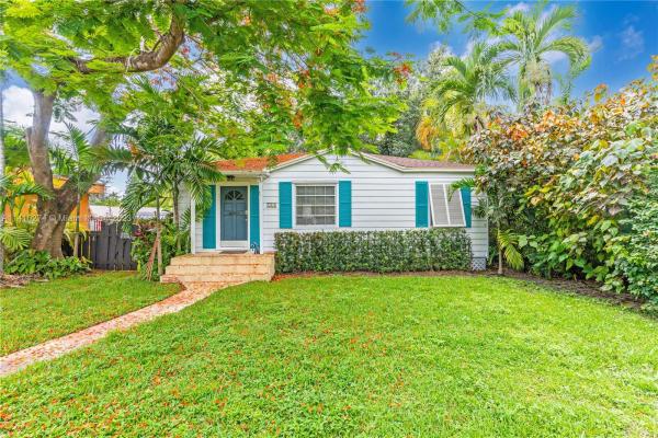 Country Club Estates, 210 S Melrose Dr, Miami Springs, Florida 33166, image 2