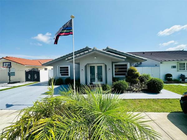 13717 SW 21st Ter, Unincorporated Dade County, Florida 33175, image 2