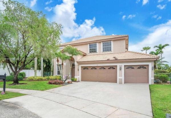 Crystal Shores At Silver Lakes, 900 SW 174th Ter, Pembroke Pines, Florida 33029, image 1