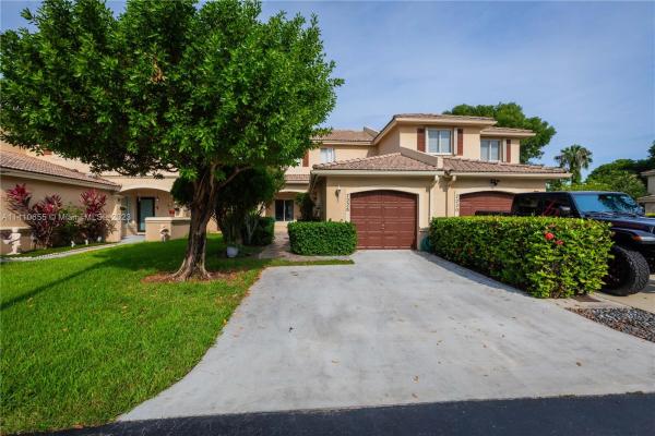 7228 SW 164th Ct, Unincorporated Dade County, Florida 33193, image 2